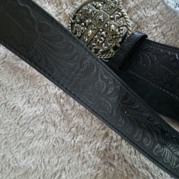 BELOW THE BELT BLACK LEATHER BELT W/SILVER CROSS - Picture 6 of 8